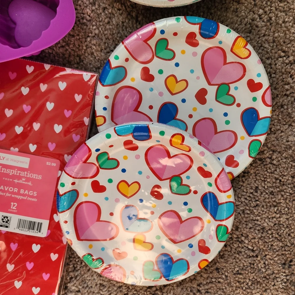 Valentine's Bakers Silicone Molds, Cookir Cutters And More